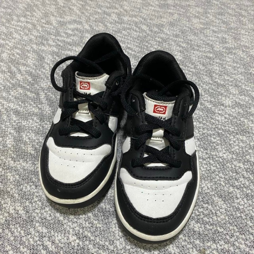 Ecko Unltd. black & white sneakers kids size 10M. SKU-B28